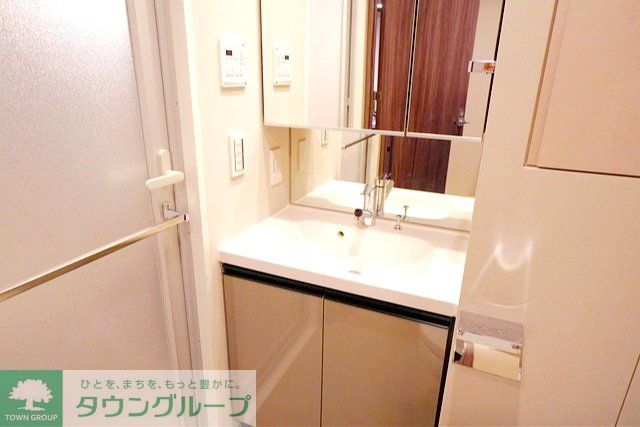 洗面設備　※写真は同タイプ住戸です。