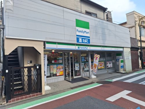 コンビニ　ファミリーマート高円寺中通店（コンビニ）まで117m