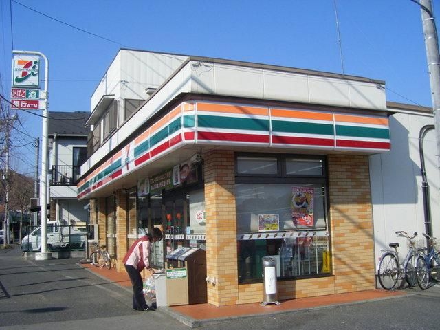 コンビニ　セブンイレブン（コンビニ）まで110m