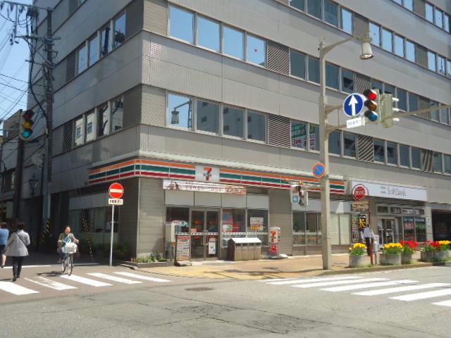 コンビニ　セブンイレブン新潟東堀通6番町店（コンビニ）まで301m