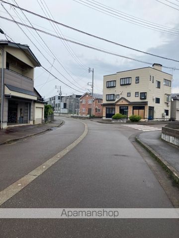 その他　前面道路（その他）まで0m