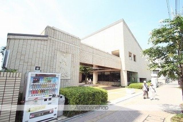 図書館　坂戸市立中央図書館（図書館）まで1027m