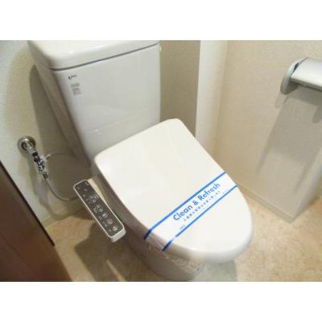 トイレ　※写真は同タイプ住戸です。