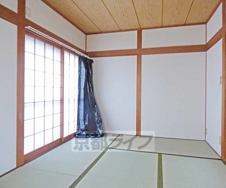 居室・リビング　広々とした室内です。