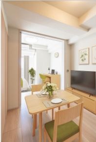 居室・リビング　モデルルーム家具家電はありません、ナチュラル