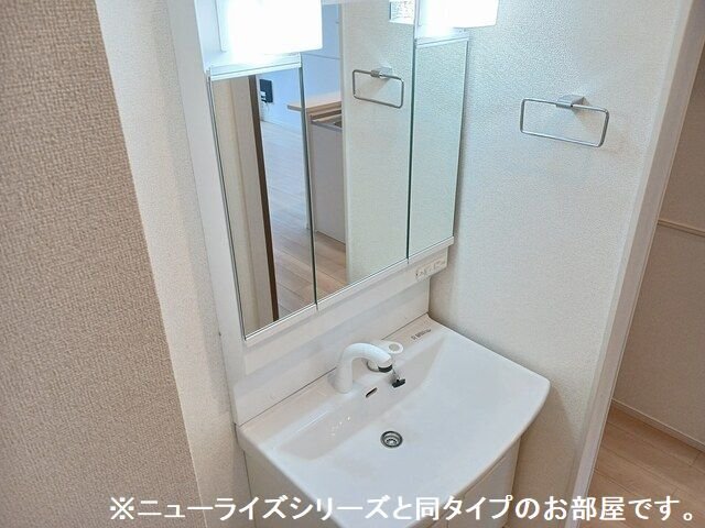 洗面設備　使いやすい洗面所です