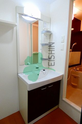 洗面設備　シンプルで使いやすい洗面台です！