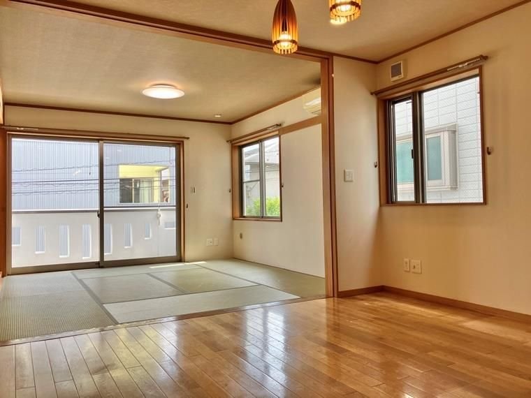 千駄木戸建の居間写真