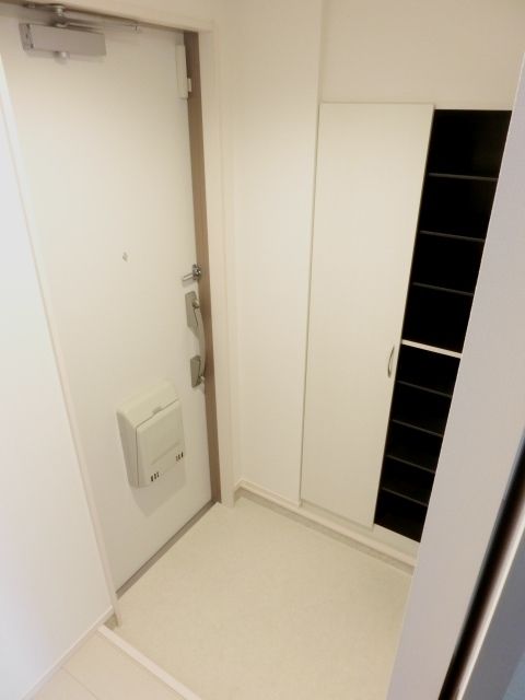 玄関　シューズボックス付の玄関。