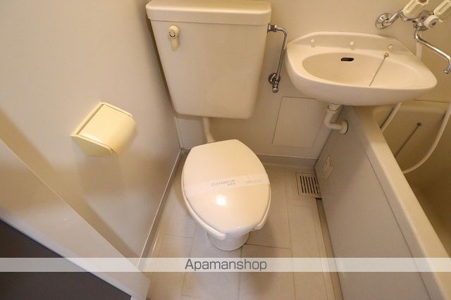 京阪宇治線 木幡駅 徒歩6分 3階建 築35年のトイレ写真