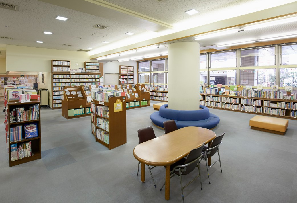 図書館　千代田区立神田まちかど図書館（図書館）まで299m