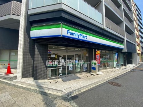 コンビニ　ファミリーマート横浜戸部七丁目店（コンビニ）まで454m