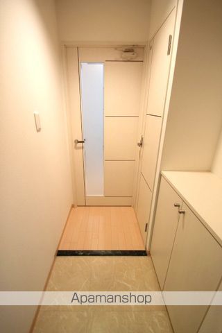 リードエイジ北浜の玄関写真