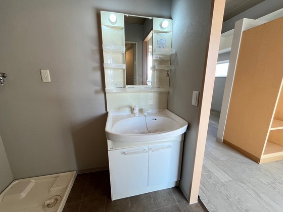 洗面設備　※別部屋の写真です