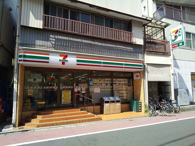 コンビニ　セブンイレブン綾瀬駅西口店（コンビニ）まで110m