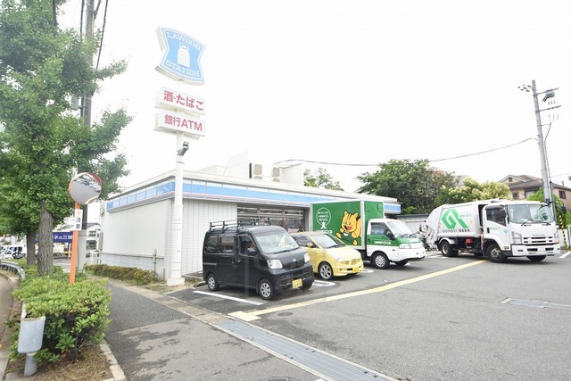 コンビニ　ローソン　新御堂筋上新田店（コンビニ）まで280m