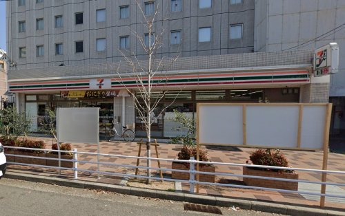 コンビニ　セブン-イレブン 神戸西上橘通１丁目店（コンビニ）まで60m