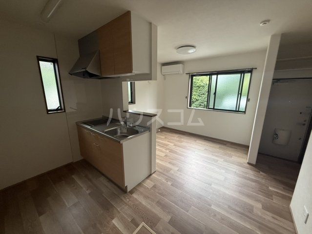 シャローム輝の居間写真