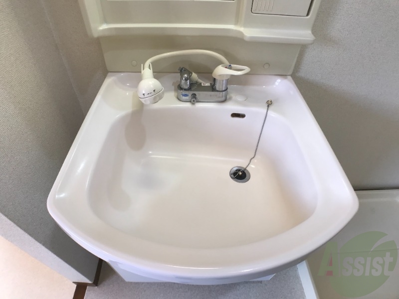 洗面設備　シャンプードレッサーなので身支度しやすそうですね。