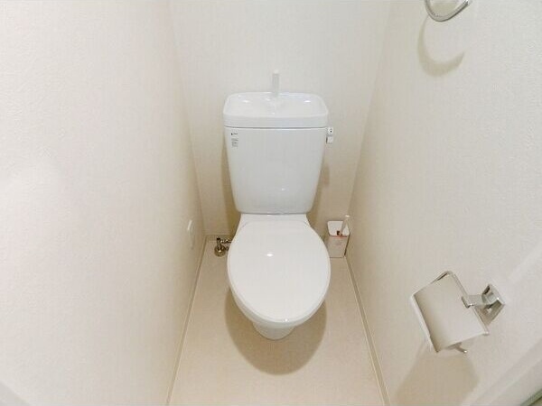 ＪＲ東海道本線 三ノ宮駅 徒歩4分 10階建 築20年のトイレ写真