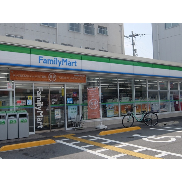 コンビニ　ファミリーマート高知土居町店（コンビニ）まで538m