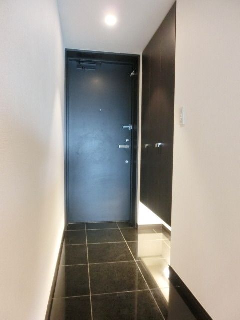 玄関　お部屋探しは株式会社　タウンハウジング　までお気軽にお問合…