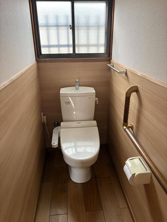 西鉄天神大牟田線 井尻駅 徒歩27分 2階建 築50年のトイレ写真