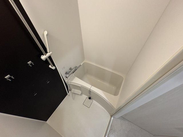 バス・シャワールーム　落ち着いた空間のお風呂です