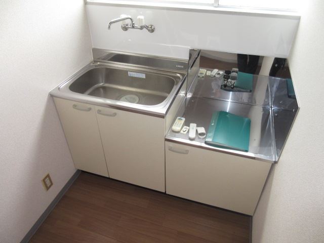 キッチン　二口コンロが設置可能です。