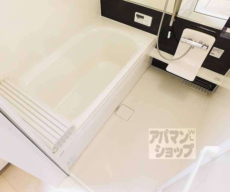 バス・シャワールーム　一坪対応のお風呂です