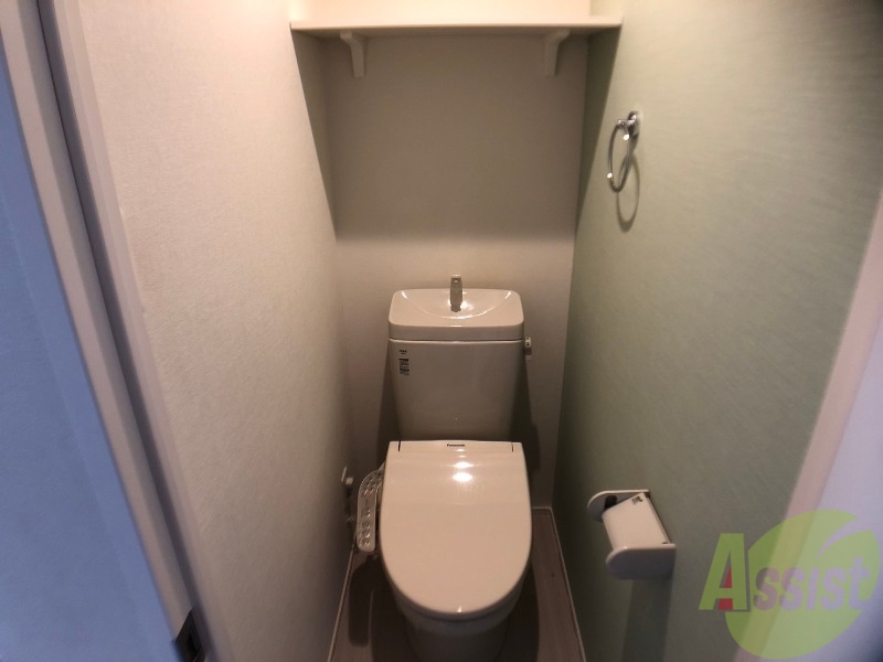 トイレ　温水洗浄便座付きのトイレは、使用しやすくうれしいですね