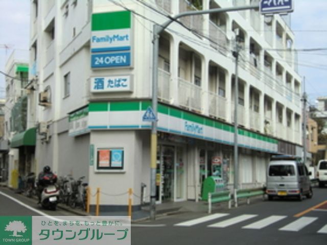 コンビニ　ファミリーマート（コンビニ）まで460m