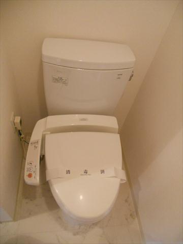 ＪＲ総武線 高円寺駅 徒歩12分 8階建 築18年のトイレ写真