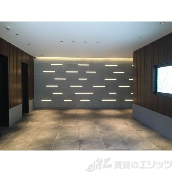 コンフォリア江坂広芝町の外観写真