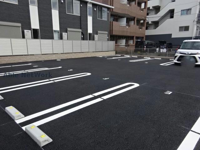 駐車場　駐車場