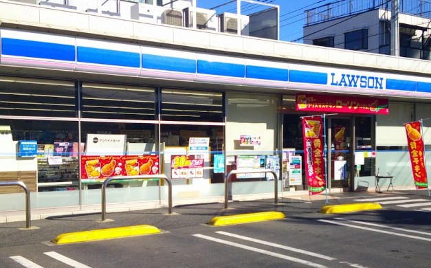 コンビニ　ローソン さいたま白幡四丁目店（コンビニ）まで185m