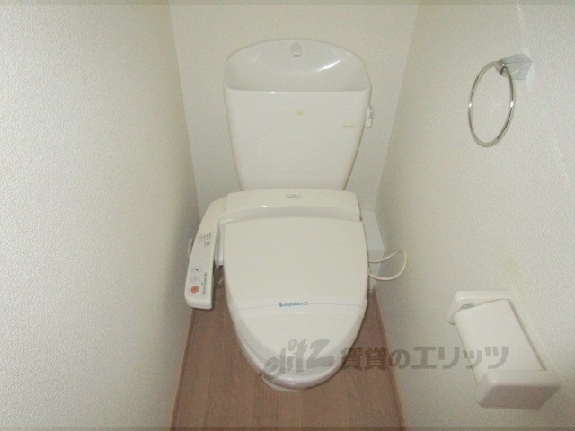 レオパレスハウス香里ヶ丘のトイレ写真