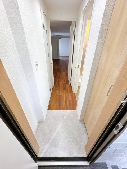 ＪＲ東海道本線 吹田駅 徒歩13分 3階建 築1年の玄関写真