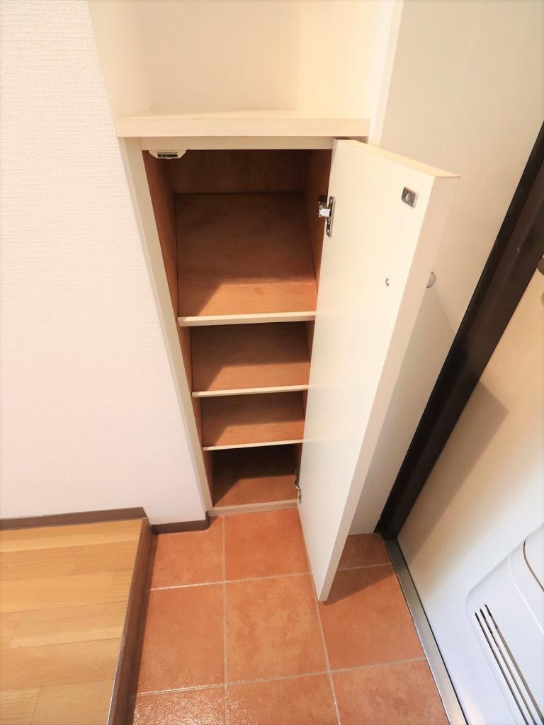 玄関　シューズボックス