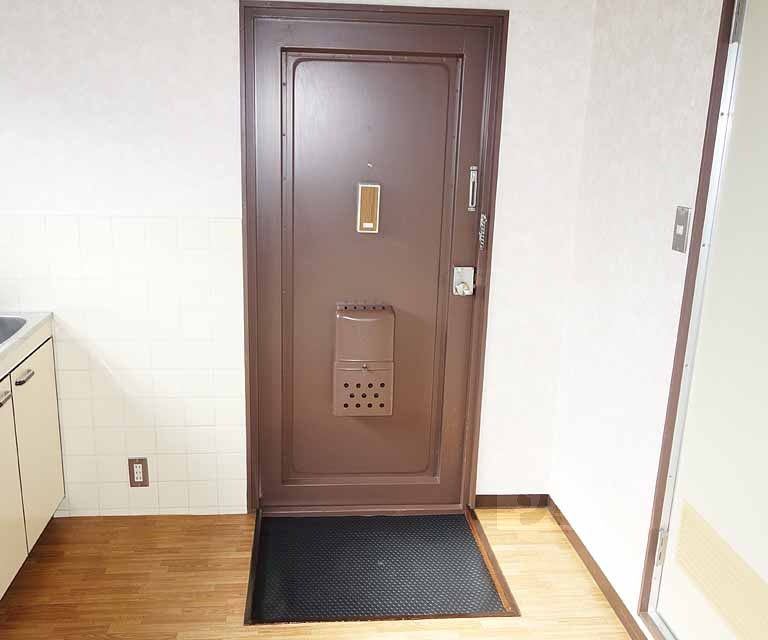 ドミトリー北斗の玄関写真