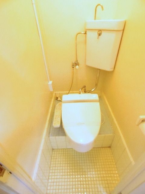 多摩都市モノレール 高松駅 徒歩10分 3階建 築57年のトイレ写真