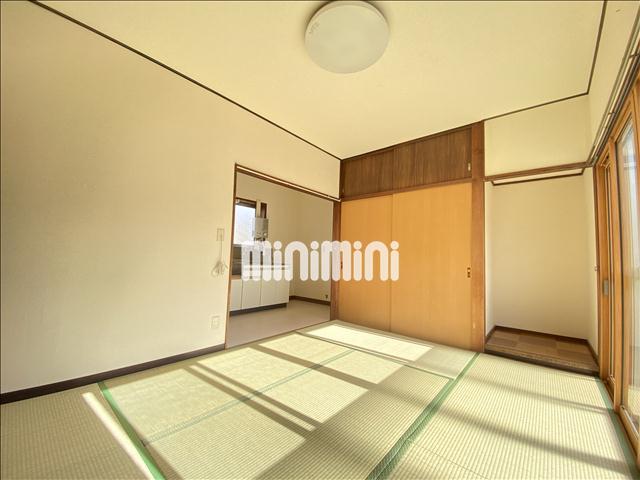 大津様貸家 2号の居間写真