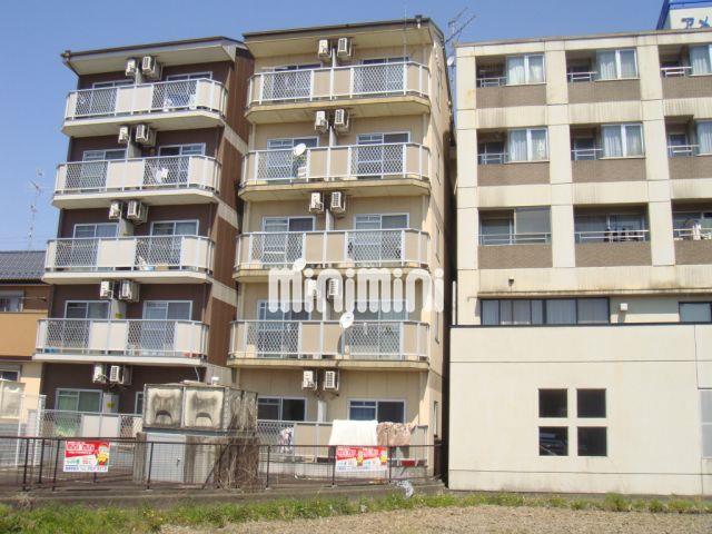 建物外観　鉄骨造りの５階建てマンション