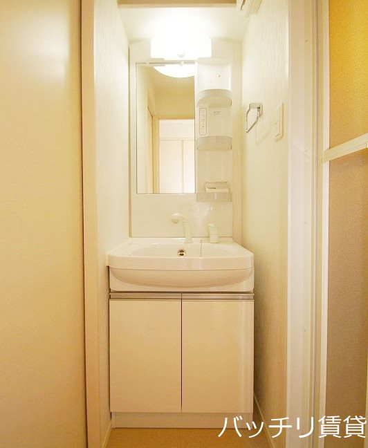 洗面設備　※同マンション別部屋写真の為、現状優先。