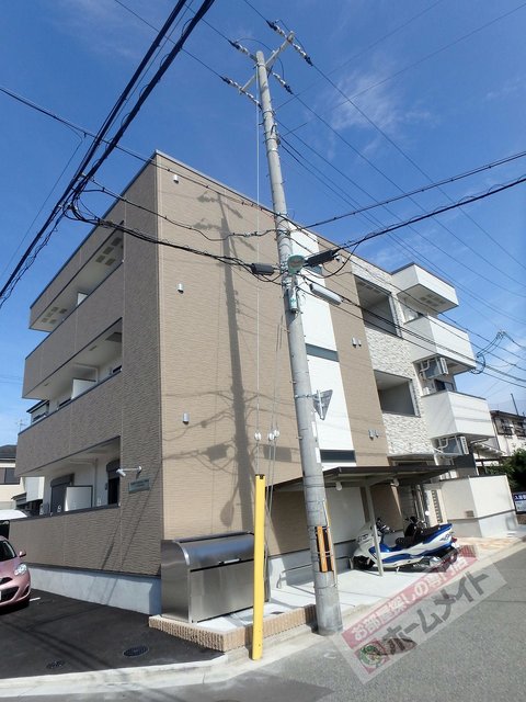 建物外観　メーカー施工のスタイリッシュな建物です