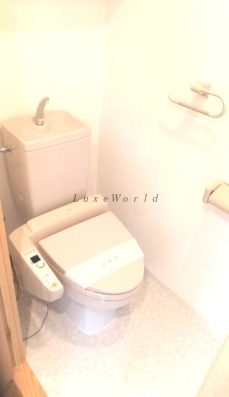 ＪＲ東海道本線 川崎駅 徒歩9分 11階建 築28年のトイレ写真