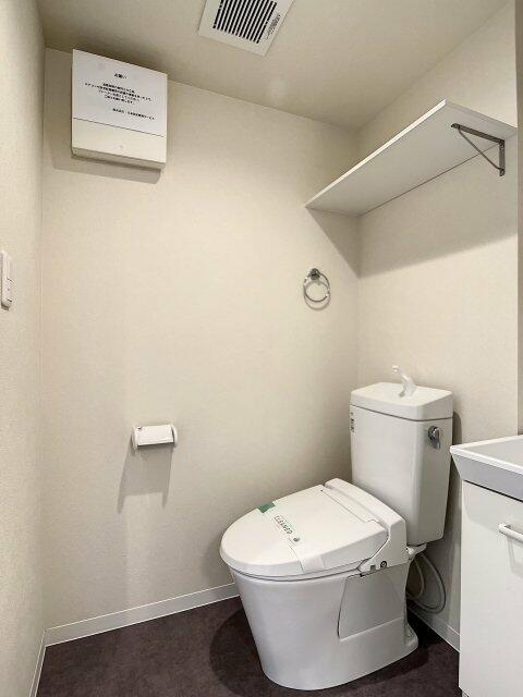 京成本線 青砥駅 徒歩10分 3階建 築7年のトイレ写真