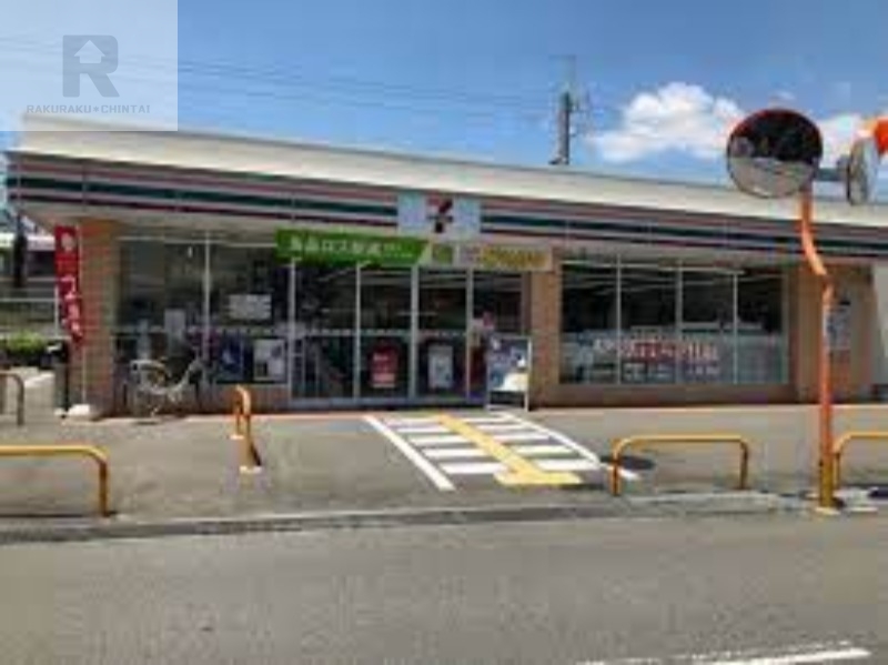 コンビニ　セブンイレブン摂津千里丘4丁目店（コンビニ）まで693m