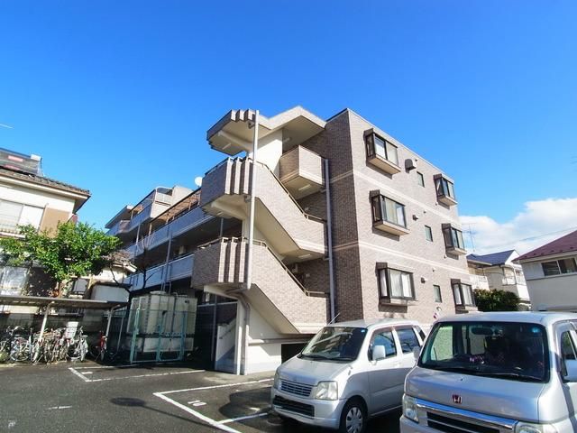 建物外観　♪重厚感ある建物ですね♪