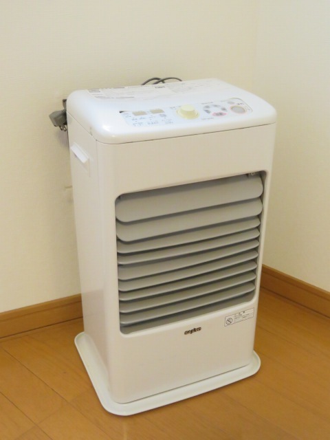 その他設備　経済的な灯油FF暖房です！